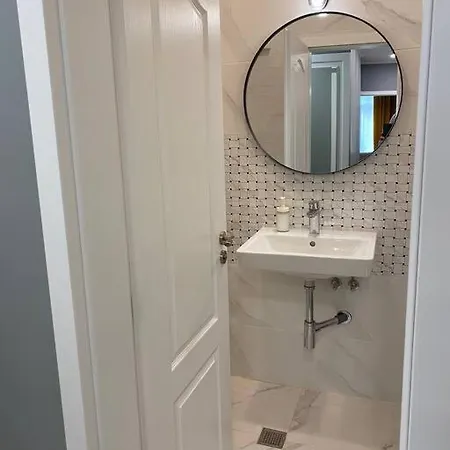 Boutique Magenta Pearl With Free Wifi * София